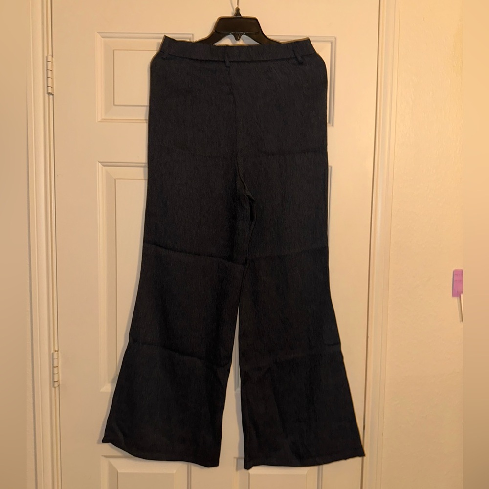 Mid Rise Flared Pant with Pockets - Picture 5 of 7